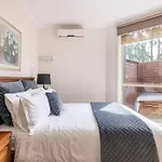 Design/Bright/Cosy Townhouse Between Airport &City